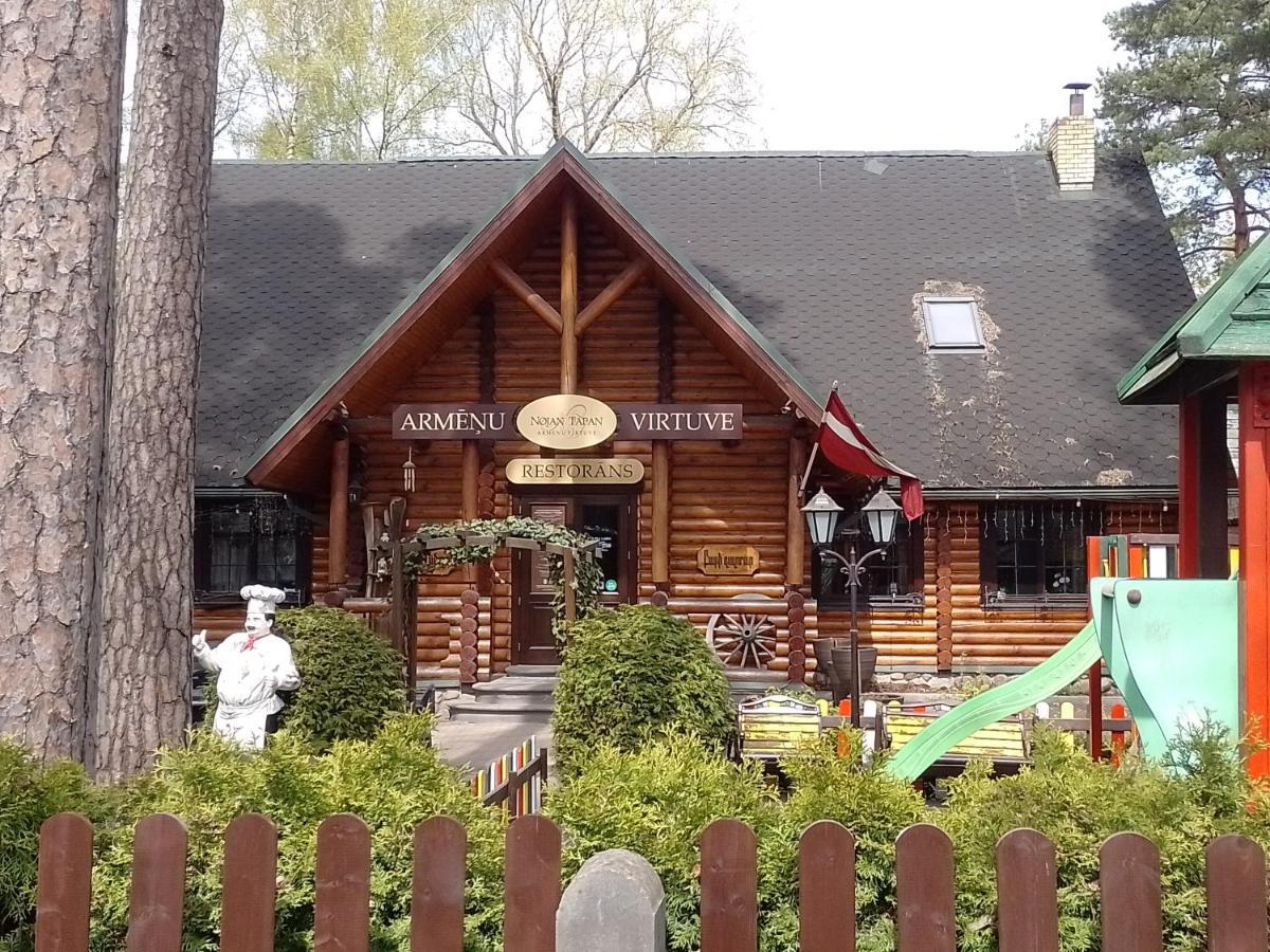 House, Garden & Sauna. Free Parking. Train Stop-200 M. Sea-1 Km. Jūrkalne Exteriör bild