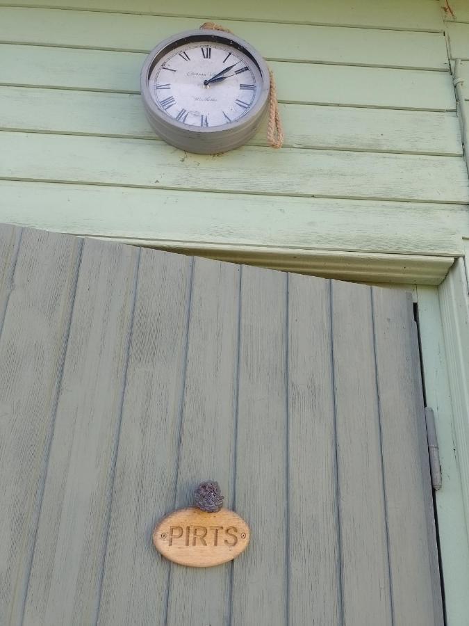 House, Garden & Sauna. Free Parking. Train Stop-200 M. Sea-1 Km. Jūrkalne Exteriör bild